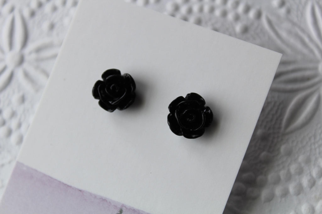 8mm Black Flower Earrings 1